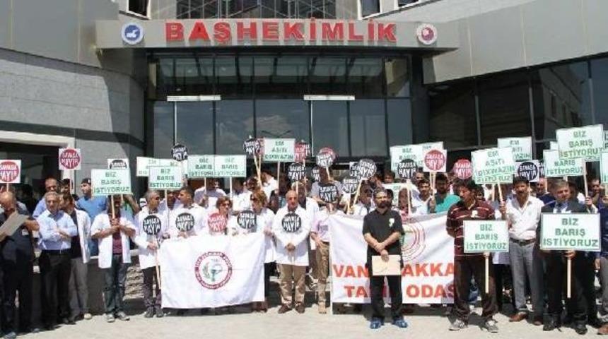 Sağlık&ccedil;ılardan 'savaş Istemiyoruz' A&ccedil;ıklaması