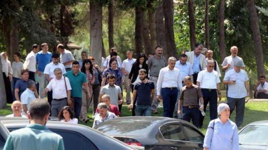 Emine Ayna: Dbp Olarak Biz '&ouml;z Y&ouml;netim' Ilanlarının I&ccedil;indeyiz