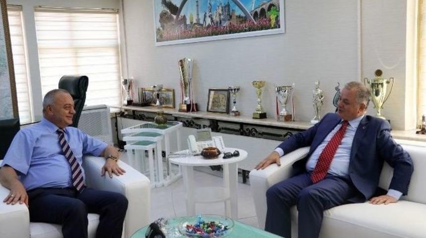 Kırım&rsquo;dan Başkan Erg&uuml;n&rsquo;e İade-i Ziyaret