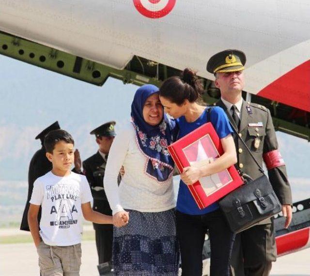 Şehit Uzman &Ccedil;avuş Akt&uuml;rk, Burdur da G&ouml;zyaşlarıyla Uğurlandı 1