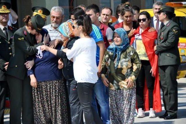 Şehit Uzman &Ccedil;avuş Akt&uuml;rk, Burdur da G&ouml;zyaşlarıyla Uğurlandı 3