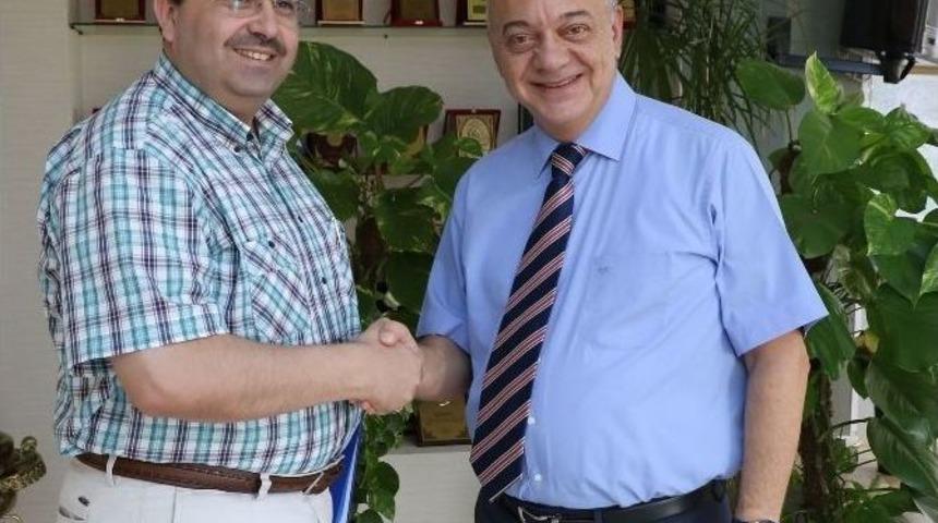 Başkan Erg&uuml;n, Kırkağa&ccedil; Belediye Başkanı Ged&uuml;z&rsquo;&uuml; Ağırladı