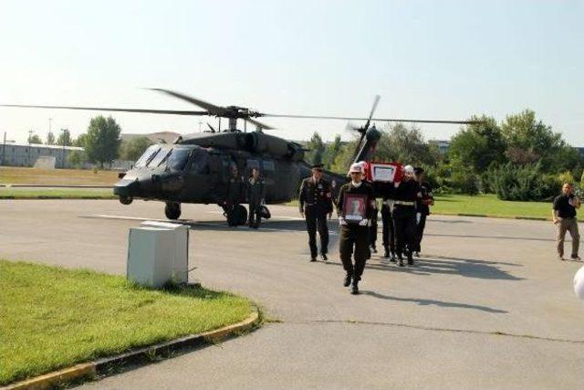 Bursa'da Şehit Cenazesinde Bakan Müezzinoğlu'na Protesto