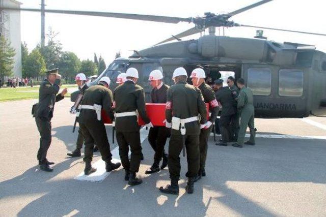 Bursa'da Şehit Cenazesinde Bakan Müezzinoğlu'na Protesto