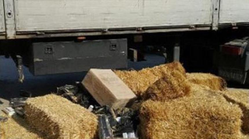 Saman Balyası Arasında 34 Bin Paket Ka&ccedil;ak Sigara Ele Ge&ccedil;ti