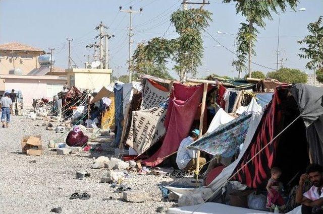 Ülkelerine Dönemeyen Mülteciler Tır Garajında Bekliyor