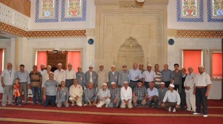 İlk Hacı Kafilesi Dualarla Kutsal Topraklara Uğurlandı