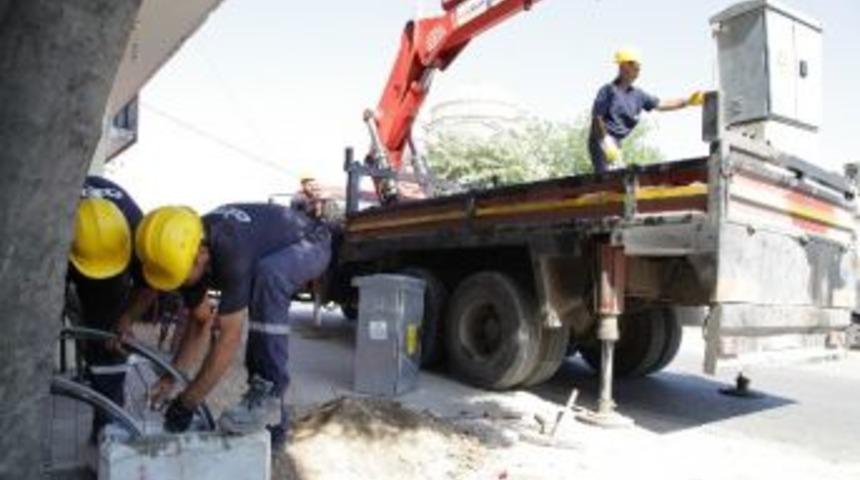Başiskele&rsquo;de Elektrik Hatları Yeraltına Alındı