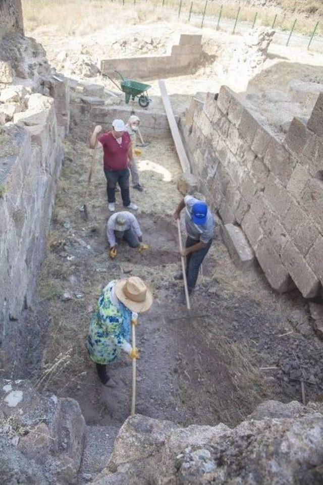 Ahlat’ta Ulu Cami Kazı Çalışmaları Başladı