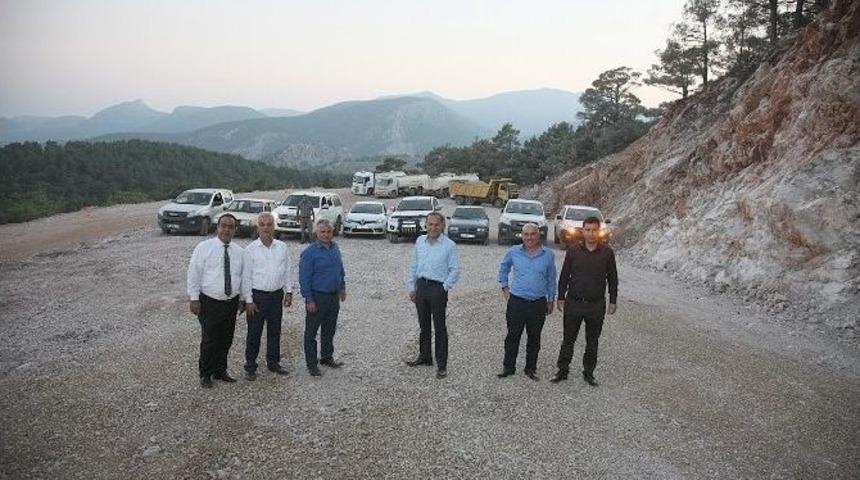 Başkan S&ouml;zl&uuml;, Karaisalı-kızıldağ Yolunda Denetleme Yaptı