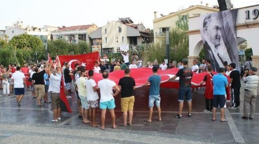 Marmaris&rsquo;te Vatandaşlar Ter&ouml;r&uuml; Protesto Etti