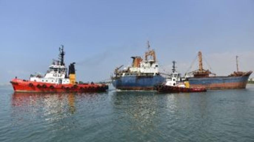 Ş&uuml;kran Camuz İsimli Kuru Y&uuml;k Gemisi Kurtarıldı