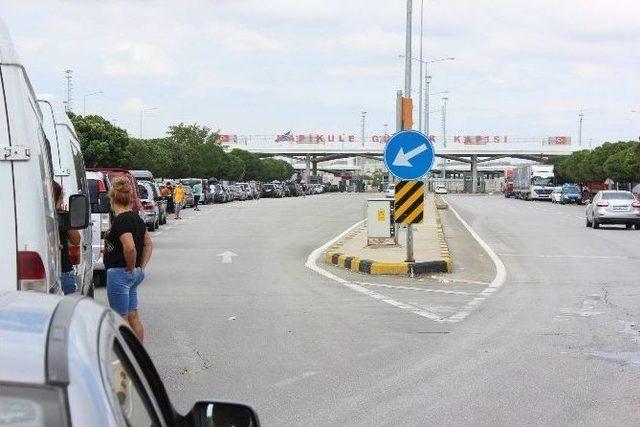 Kapıkule’de ’kornalı’ Kuyruk Protestosu