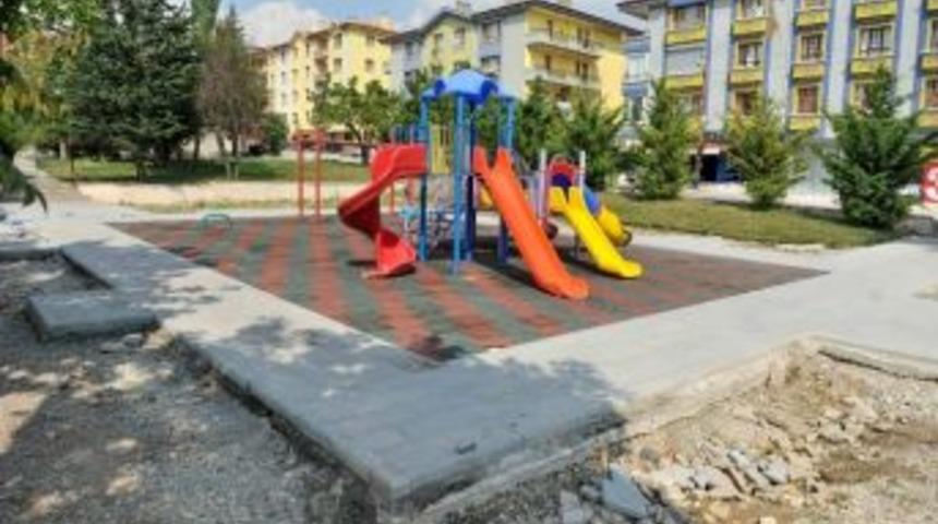 Altındağ’ın Parklarına Yaz Bakımı