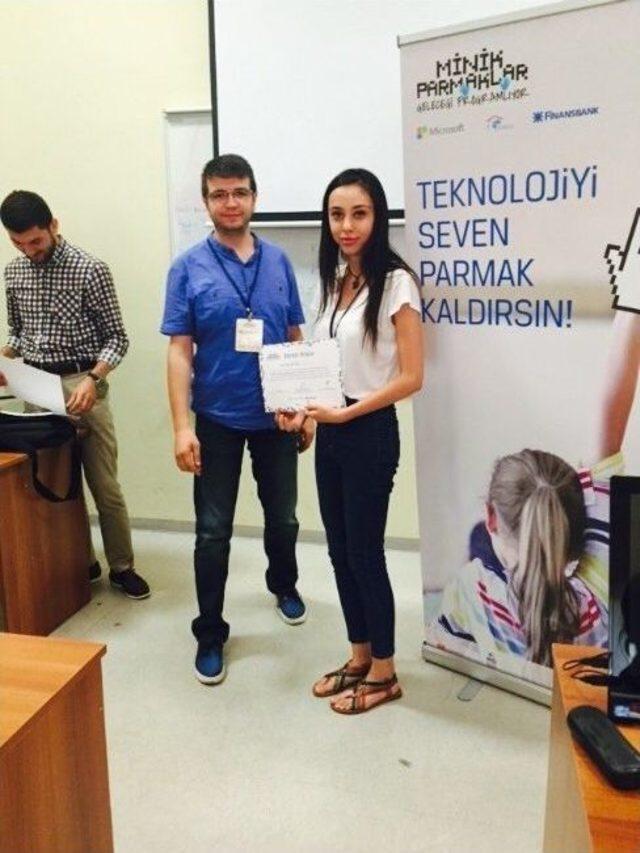 “minik Parmaklar Geleceği Programlıyor” Projesi Afyonkarahisar’da Da Uygulanacak 1