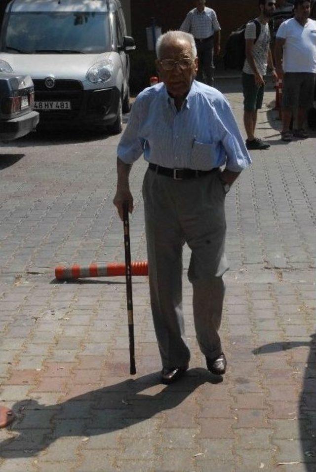 94 Yaşındaki Eski Bakan Kitap Yazdı 1