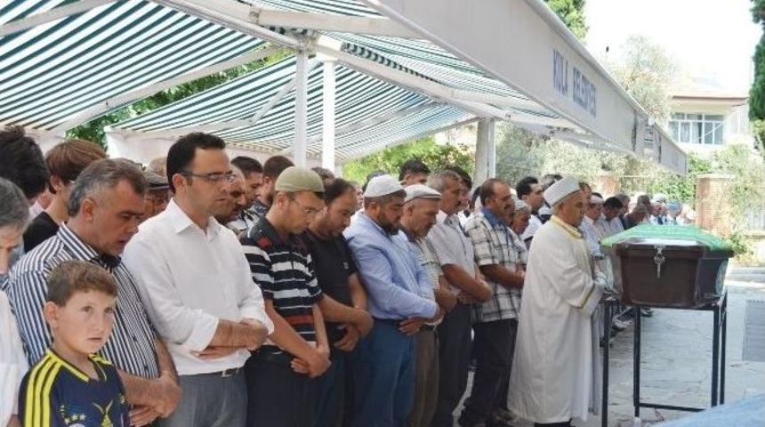 Trafik Canavarına Kurban Olan İki Gence H&uuml;z&uuml;nl&uuml; Veda