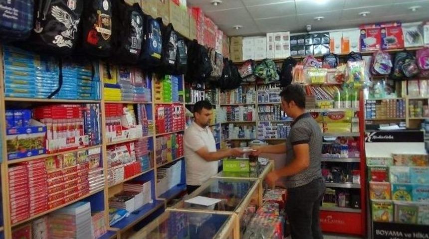 Kırtasiyeciler Okulların Ge&ccedil; A&ccedil;ılacak Olmasına Tepkili