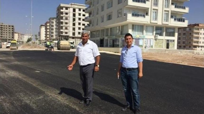 Asfalt Ve Kaldırım &Ccedil;alışmaları S&uuml;r&uuml;yor