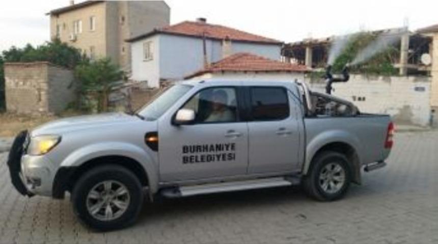 Burhaniye&rsquo;de Sivrisinek M&uuml;cadelesi