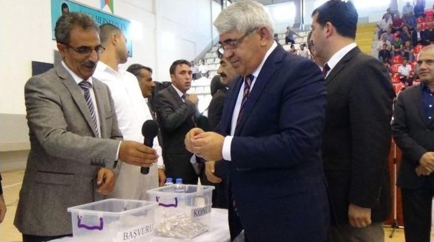 Kars&rsquo;ta Toki Kuraları &Ccedil;ekildi