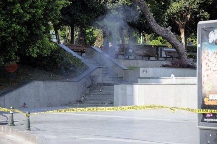 Turistler Şüpheli Paketin Patlatılmasını Film İzler Gibi İzledi G3