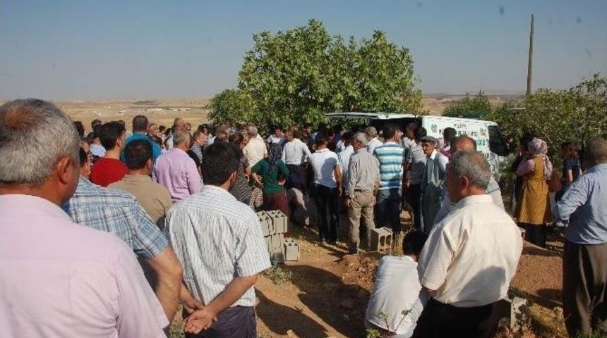 Ter&ouml;rist Cenazesinde Hdp&rsquo;lilere Tepki