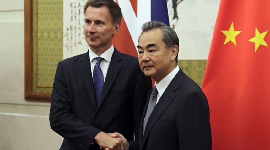 İngiliz bakandan Çin'de inanılmaz gaf! Kavgada söylenmez