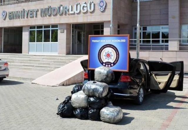 Yozgat'ta Durdurulan 3 Otomobilde 127 Kilo Esrar Ele Geçirildi