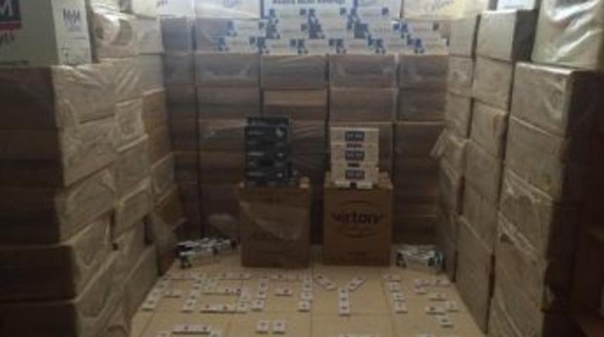 Esenyurt'ta 100 Bin Ka&ccedil;ak Sigara