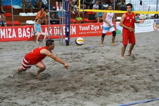 Samsun’da Plaj Voleybol Turnuvası Başladı