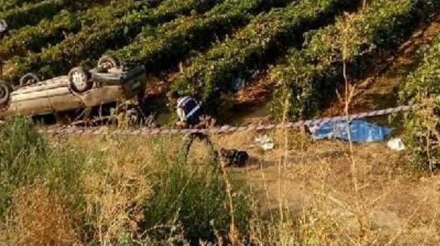 Otomobil Takla Attı: 2 &Ouml;l&uuml;, 2 Yaralı