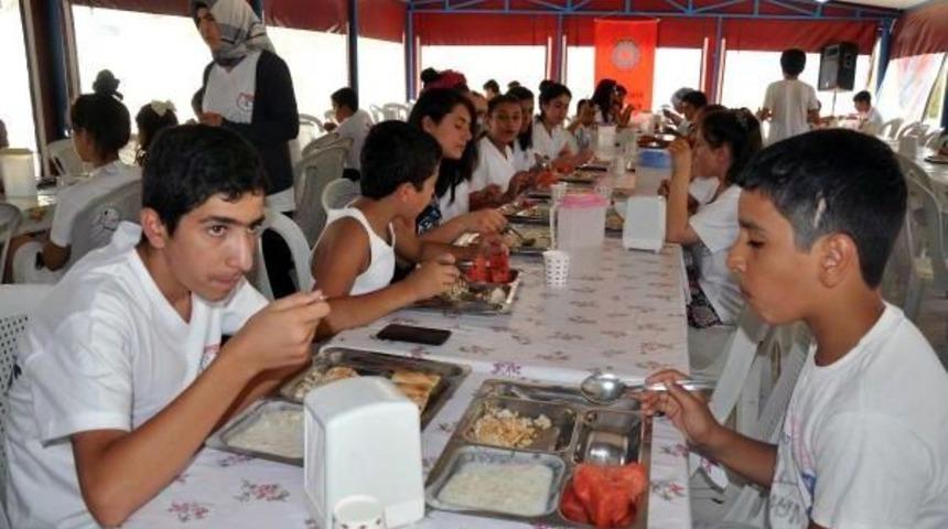 Diyabetli &Ccedil;ocuklar, Hazar G&ouml;l&uuml; Kıyısında Kamp Yaptı