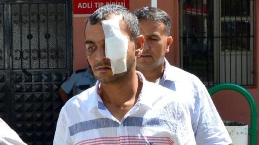 Babasını D&ouml;vd&uuml;, Lin&ccedil; Edilmekten Polis Kurtardı