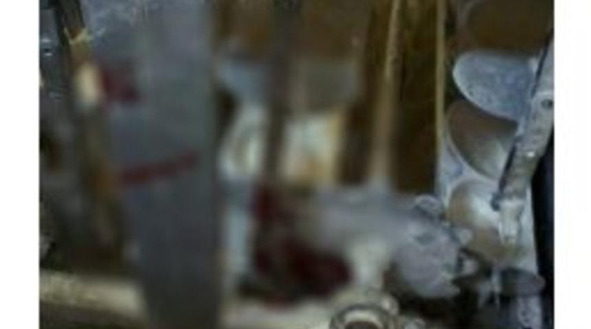 Hamur Yoğurma Makinesine Elini Kaptıran İş&ccedil;inin Bileği Koptu