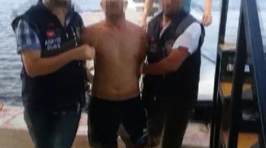 Polisten Y&uuml;zerek Ka&ccedil;an Zanlıyı Denizin Ortasında Deniz Polisi Yakaladı