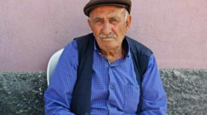 Trakt&ouml;r&uuml;n Altında Kalan &Ccedil;ift&ccedil;i &Ouml;ld&uuml;