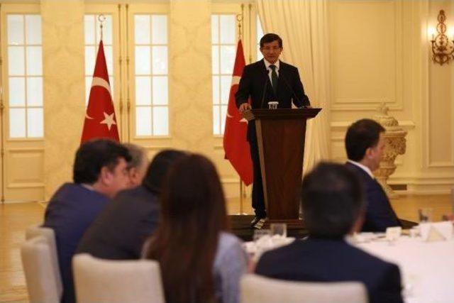 Davutoğlu: Hepimizin Teyakkuz Halinde Olması Gereken Şey Kardeşi Kardeşe Kırdırmak Isteyenler Olabilir