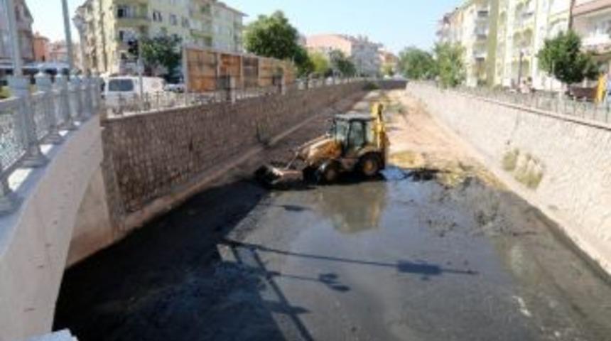 Uluırmak Baştan Sona Temizleniyor