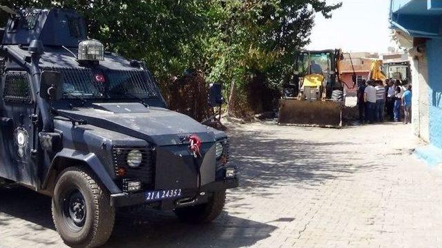 Diyarbakır’da Çatışmada 1 Terörist Ölü Ele Geçirildi