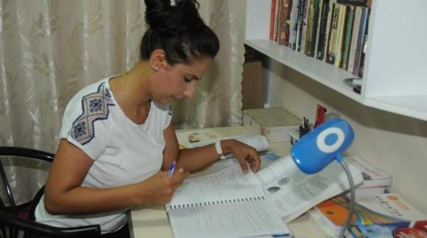 Dışarıdan Orta Eğitimini Tamamladı, Hukuk Fakültesini Kazandı