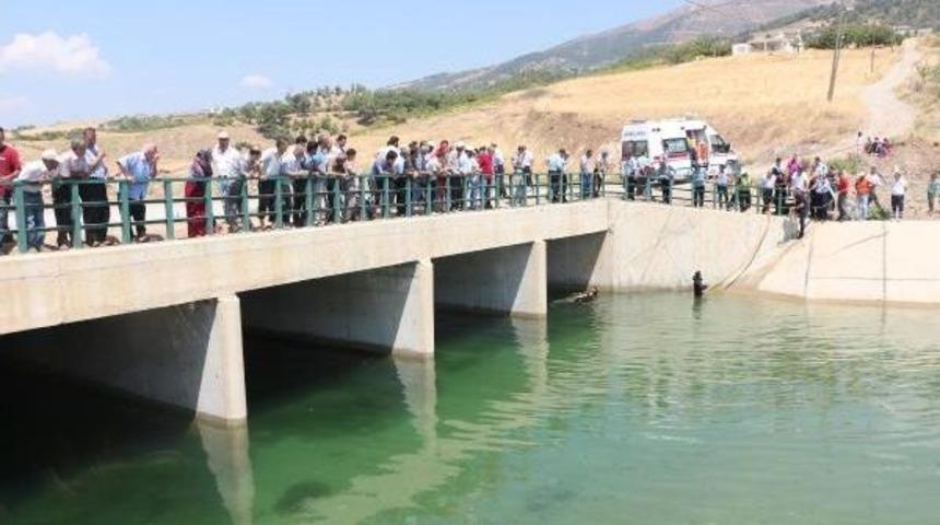 Sulama Kanalına Giren Gen&ccedil; Boğuldu, Arkadaşı Kurtuldu
