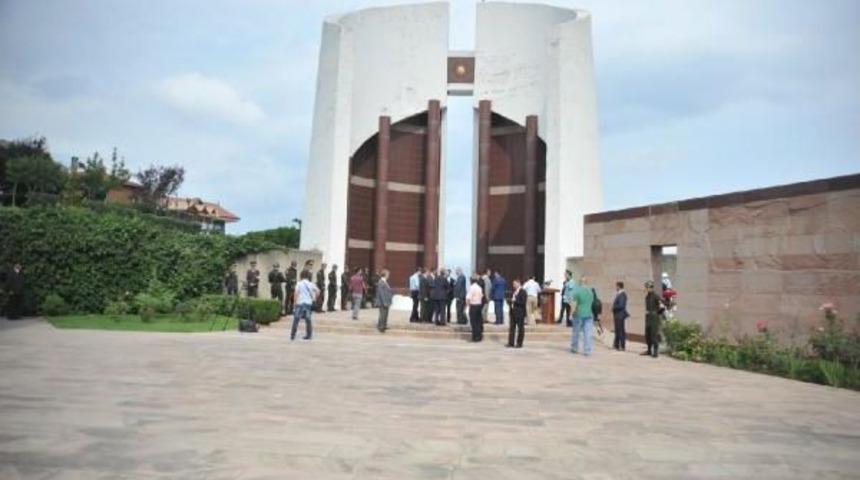 Celal Bayar &Ouml;l&uuml;m&uuml;n&uuml;n 29.yılında Anıldı