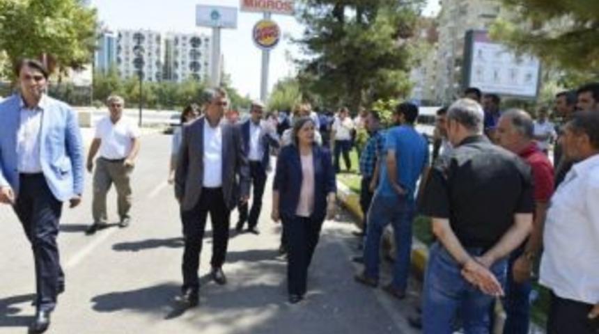 Kışanak Ve Anlı G&ouml;zaltına Alınan Belediye Başkanları İ&ccedil;in Adliyede