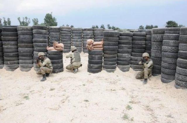 Komandolardan 'meskun Mahallerde Muharebe' Tatbikatı