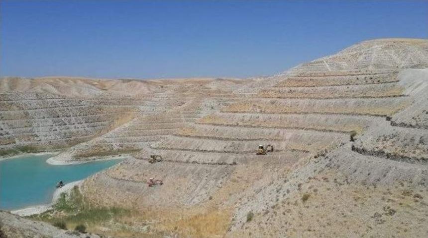 Atat&uuml;rk Baraj Sahili Boydan Boya Meyve Bah&ccedil;esi Oluyor