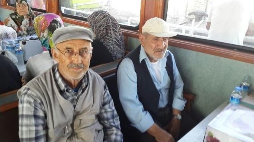 Huzurevi Sakinlerinin Mavi Tur Keyfi