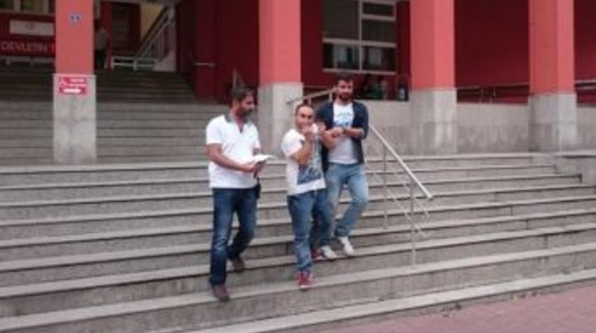 Kart Dolandırıcısı &Uuml;r&uuml;nleri Alırken Yakalandı