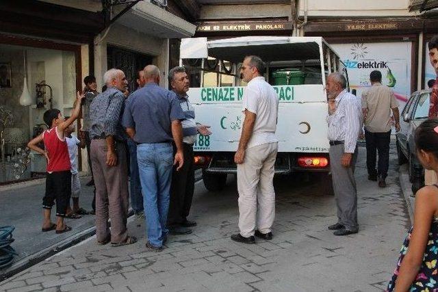 Babasını Kafasına Sıkarak &Ouml;ld&uuml;rd&uuml; 1