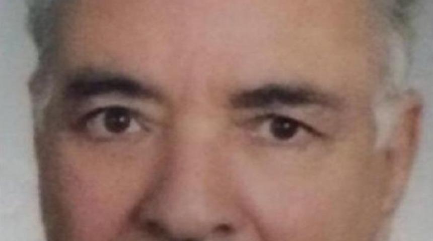 Babasını &Ouml;ld&uuml;r&uuml;p Ka&ccedil;tı